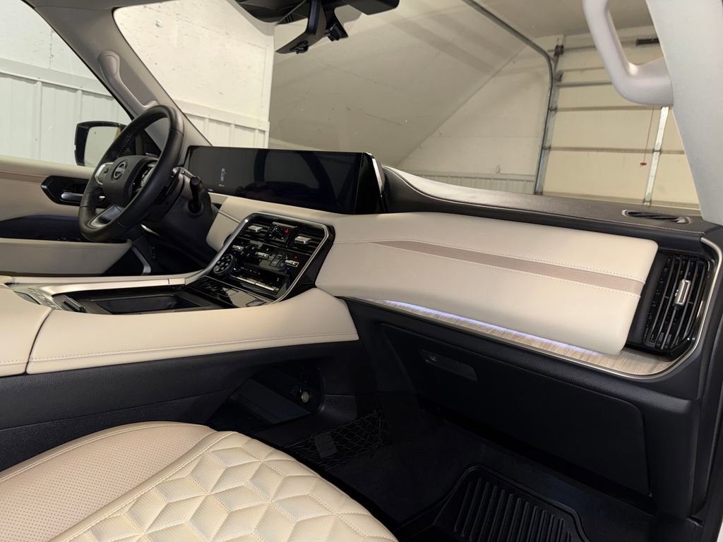 Used 2025 Nissan Armada Platinum w/ Convenience Package image 30