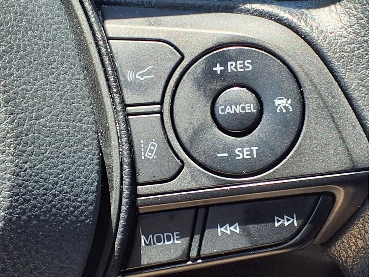 Used 2023 Toyota RAV4 XLE AWD/4WD image 23