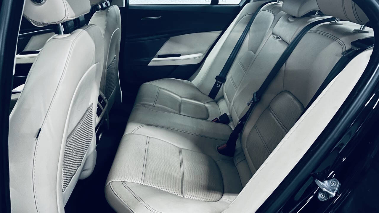 Used 2019 Jaguar XE Prestige image 19