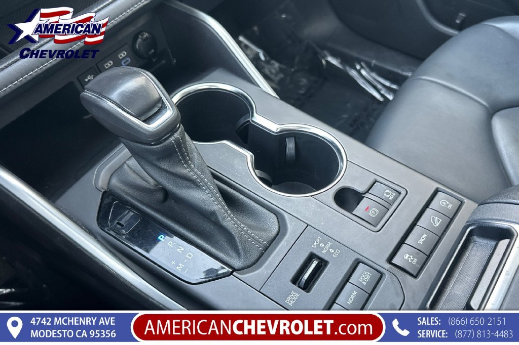 Used 2022 Toyota Highlander XLE AWD/4WD image 30