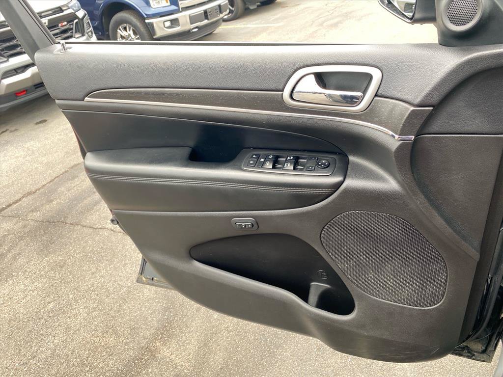 Used 2018 Jeep Grand Cherokee Limited AWD/4WD image 22