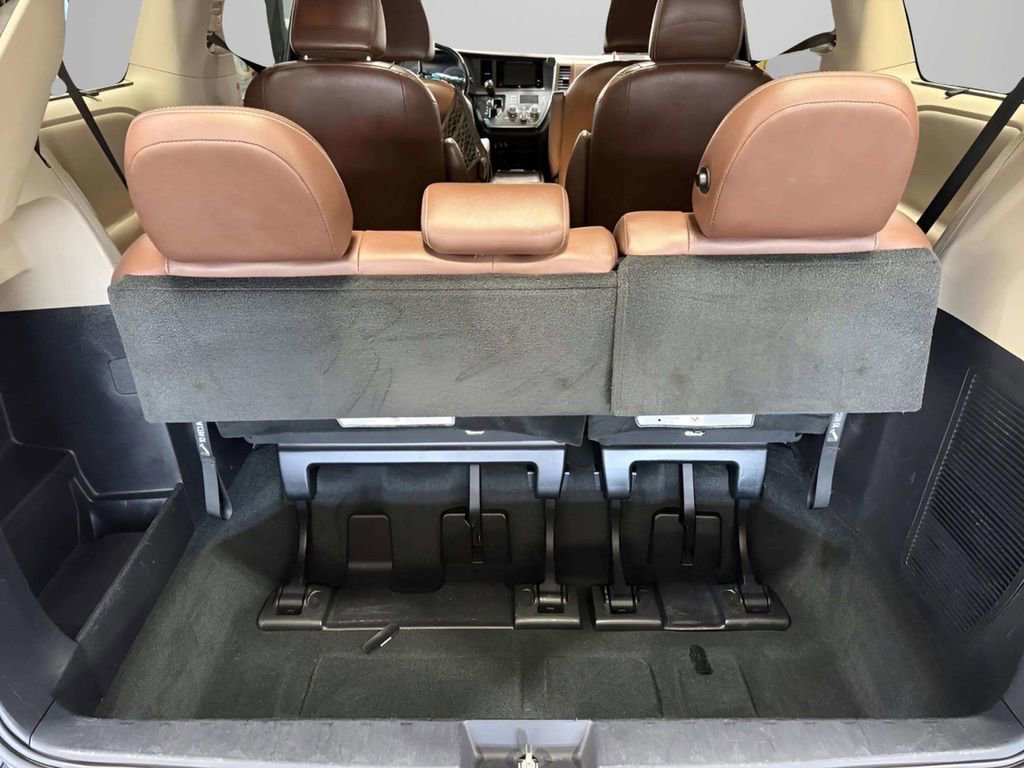 Used 2017 Toyota Sienna Limited AWD/4WD image 8