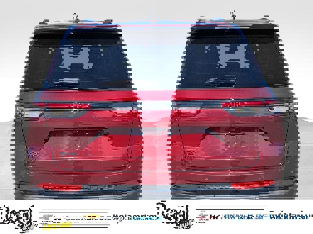 Used 2022 Jeep Grand Cherokee Altitude image 4