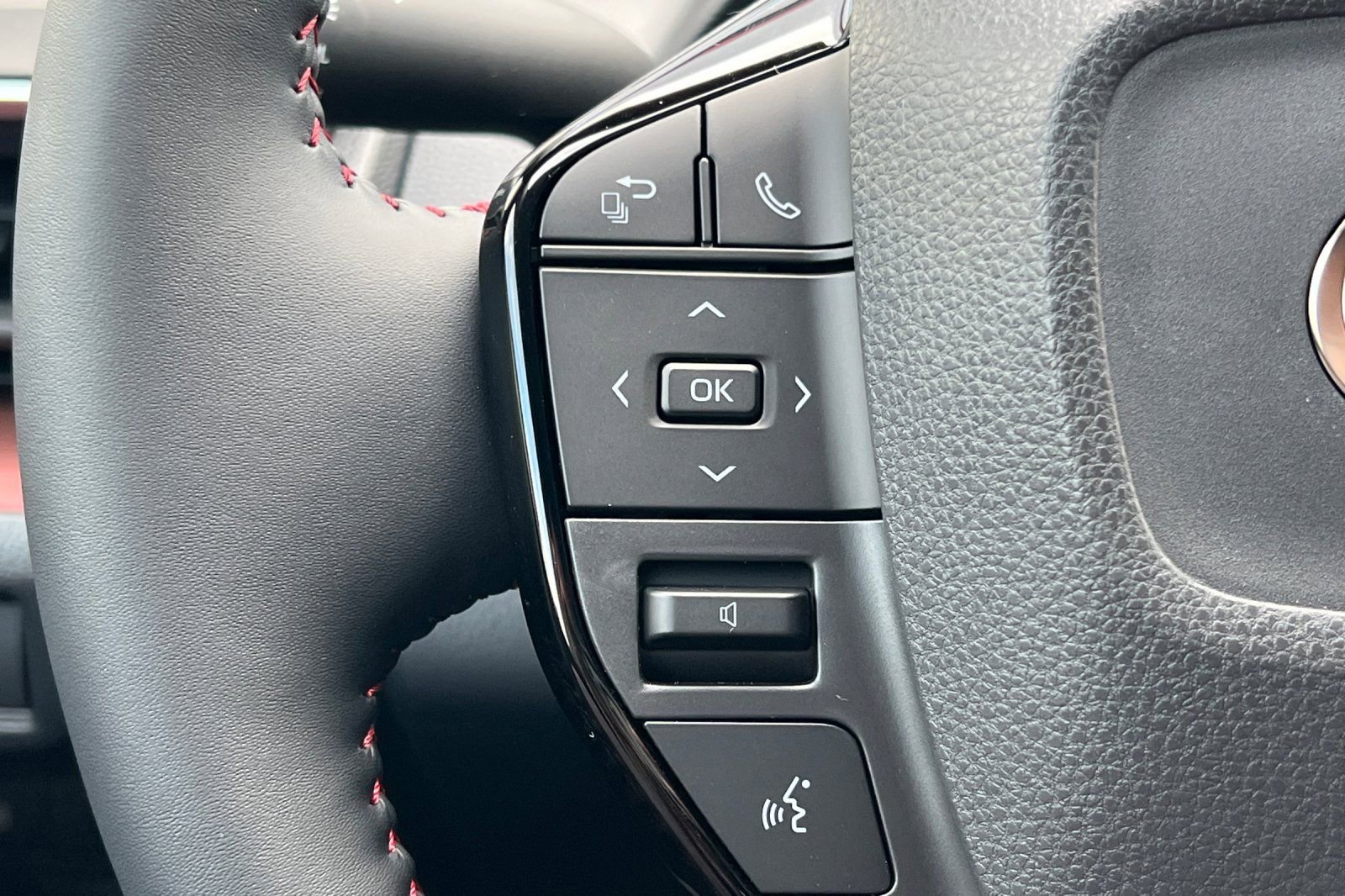 New 2026 Toyota Prius Plug-In Hybrid image 26