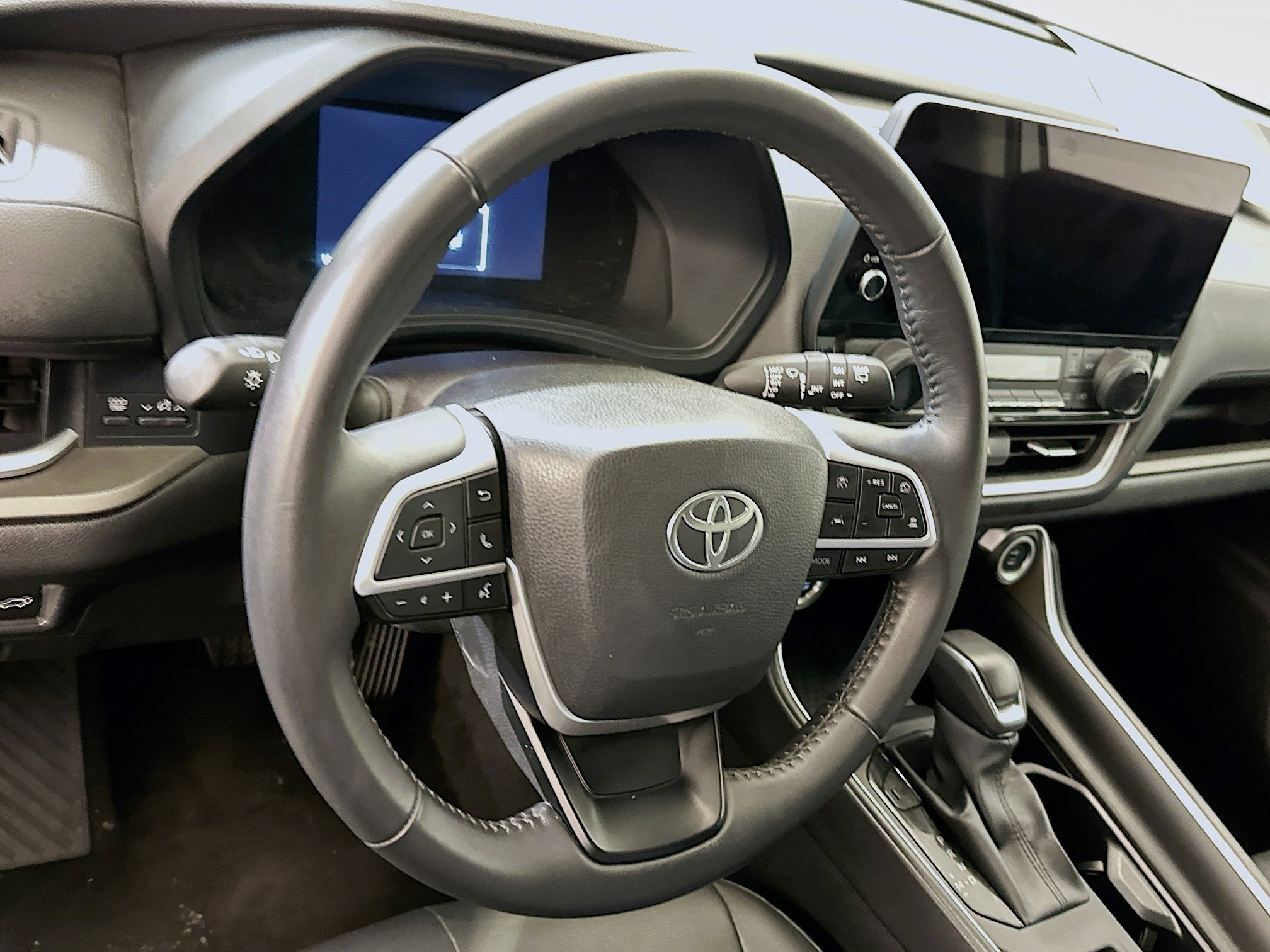 Used 2025 Toyota Grand Highlander AWD image 18