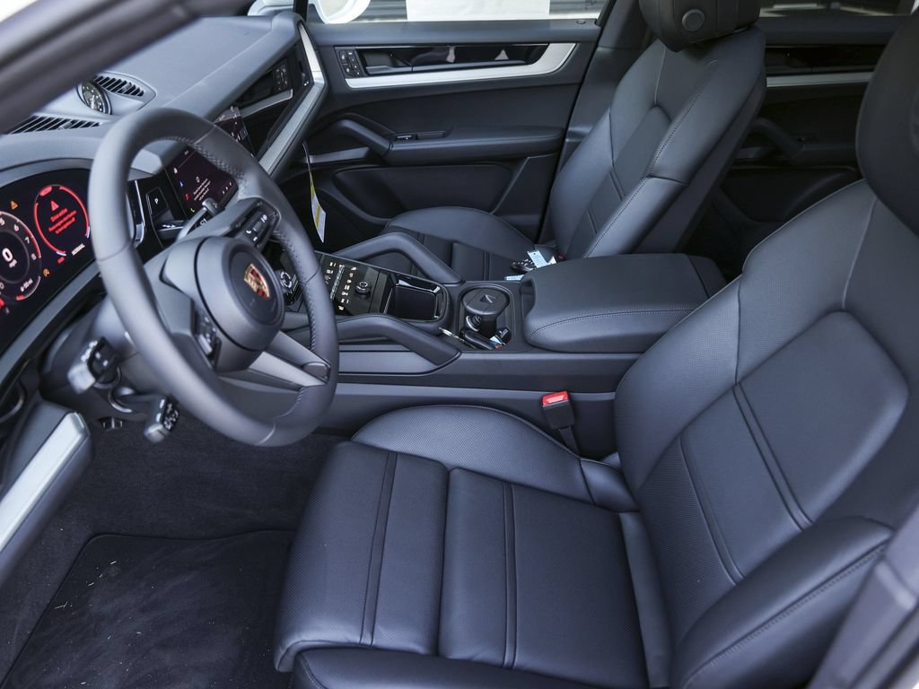 Certified 2026 Porsche Cayenne Coupe AWD/4WD image 17