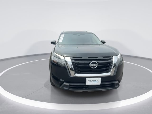 Certified 2025 Nissan Pathfinder SV FWD video 3