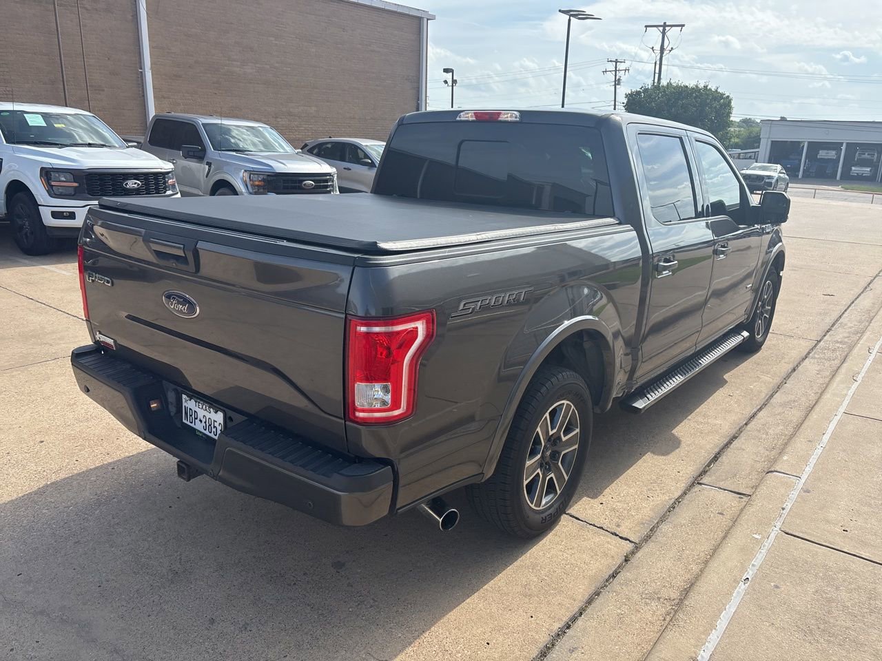 Used 2017 Ford F150 XLT w/ Equipment Group 302A Luxury RWD image 3