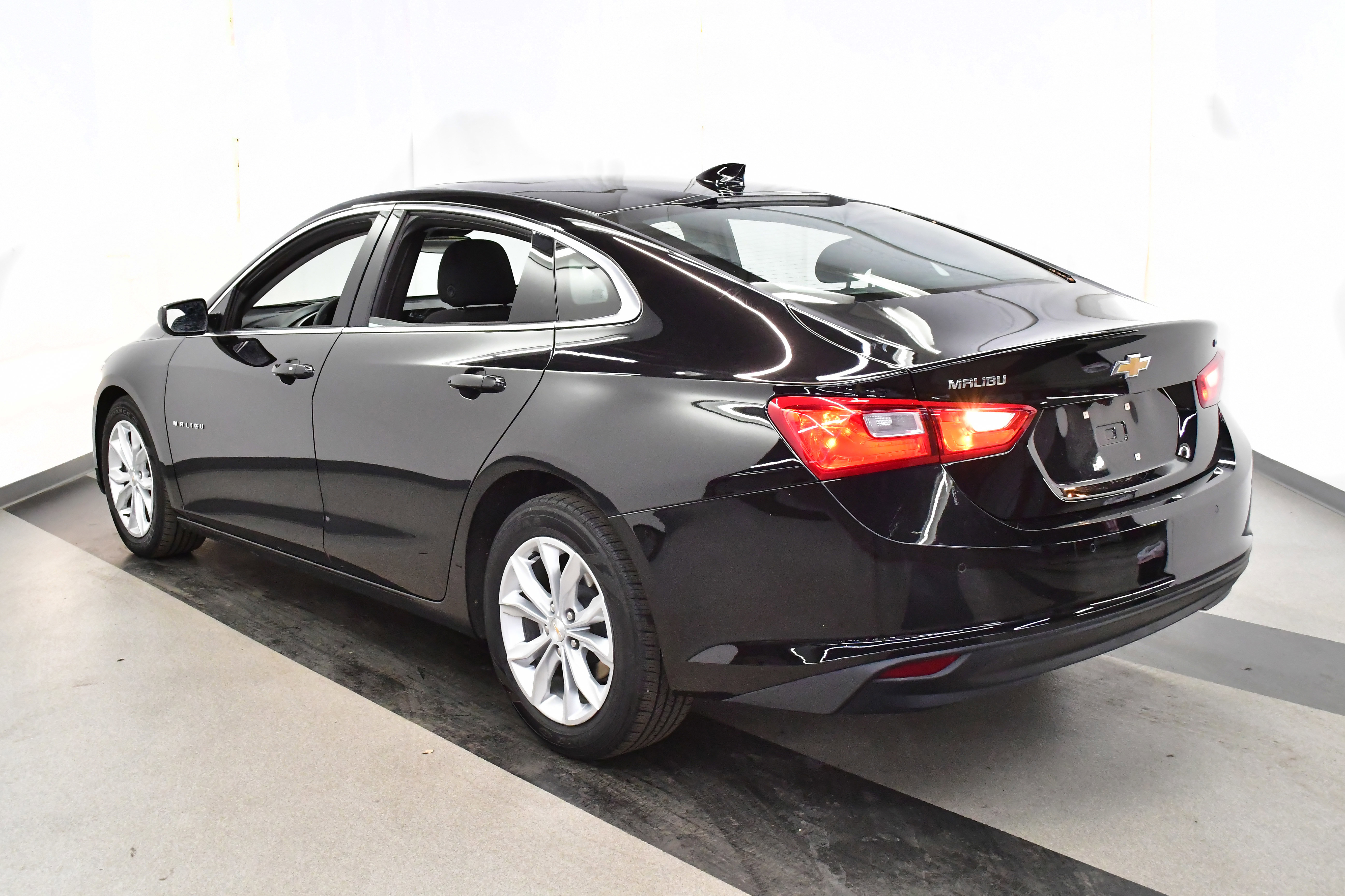 Used 2024 Chevrolet Malibu LT image 10