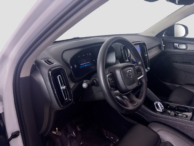 Used 2026 Volvo XC40 B5 Plus AWD/4WD image 22