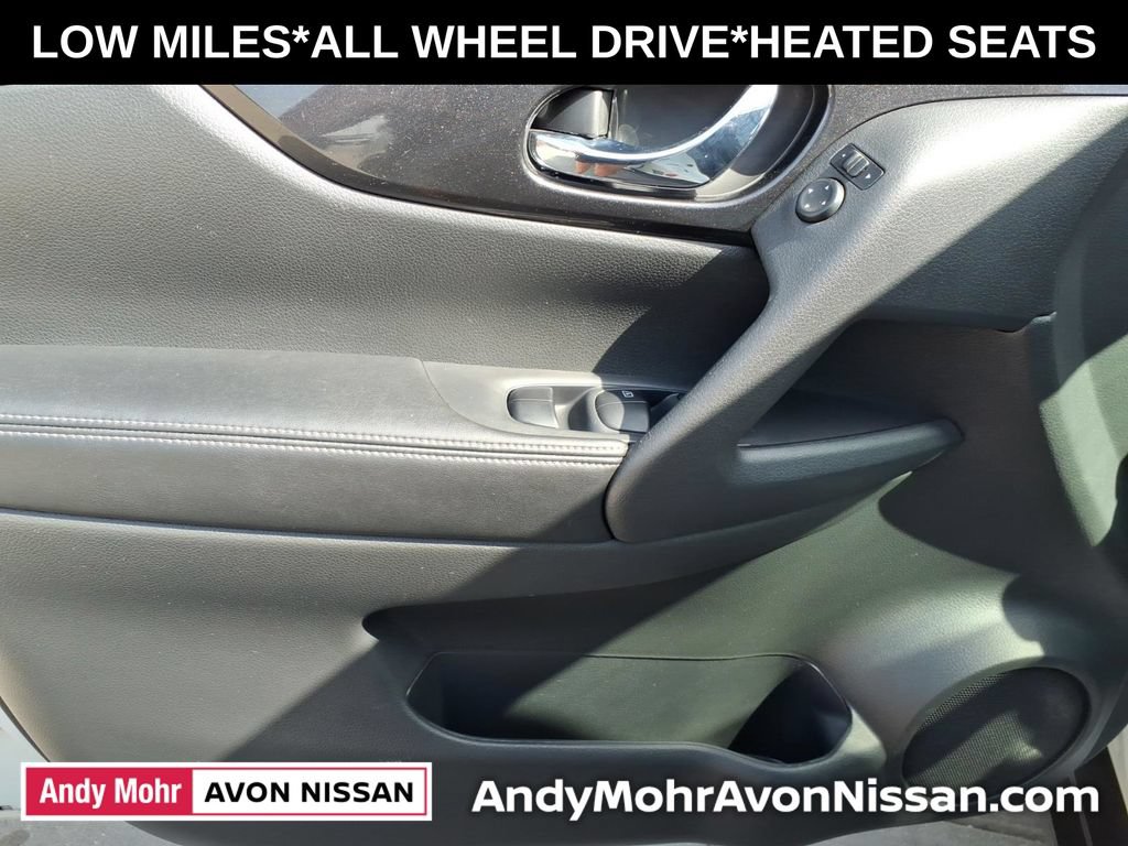 Used 2018 Nissan Rogue SV AWD/4WD image 14