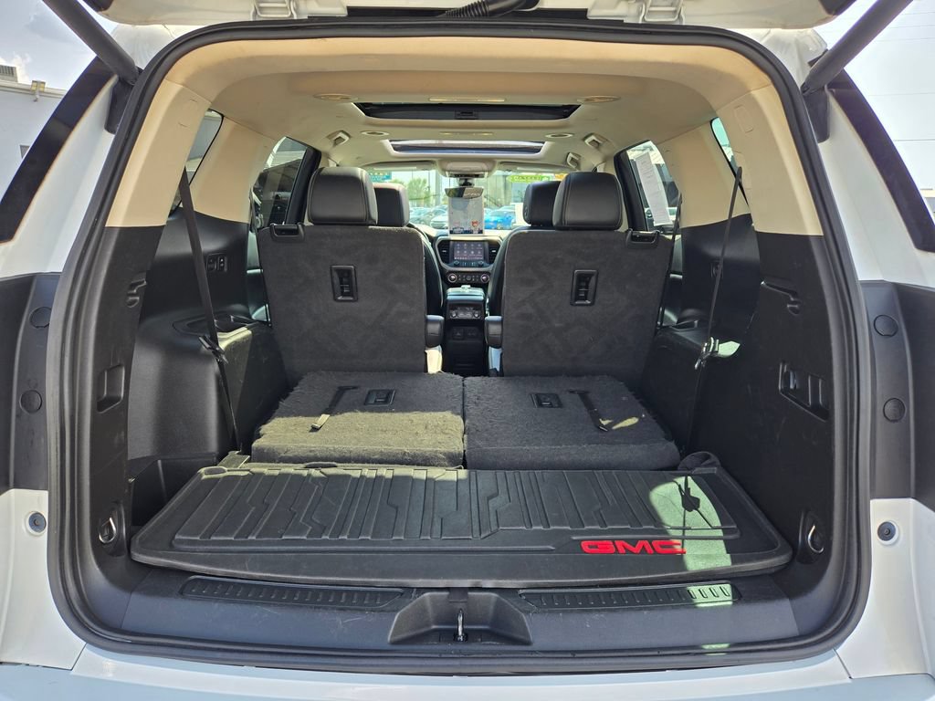 Used 2020 GMC Acadia Denali w/ Technology Package FWD image 22