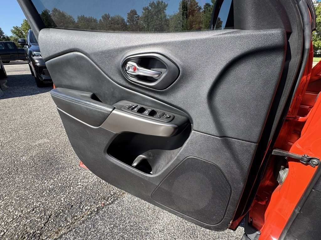 Used 2021 Jeep Cherokee Latitude image 25