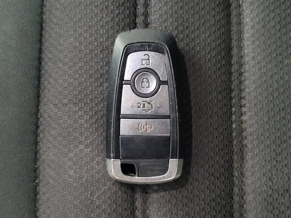 Used 2018 Ford Fusion SE w/ Fusion SE Technology Package image 32