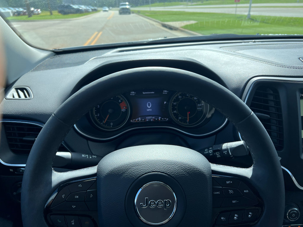 Certified 2023 Jeep Cherokee Altitude Lux AWD/4WD image 26