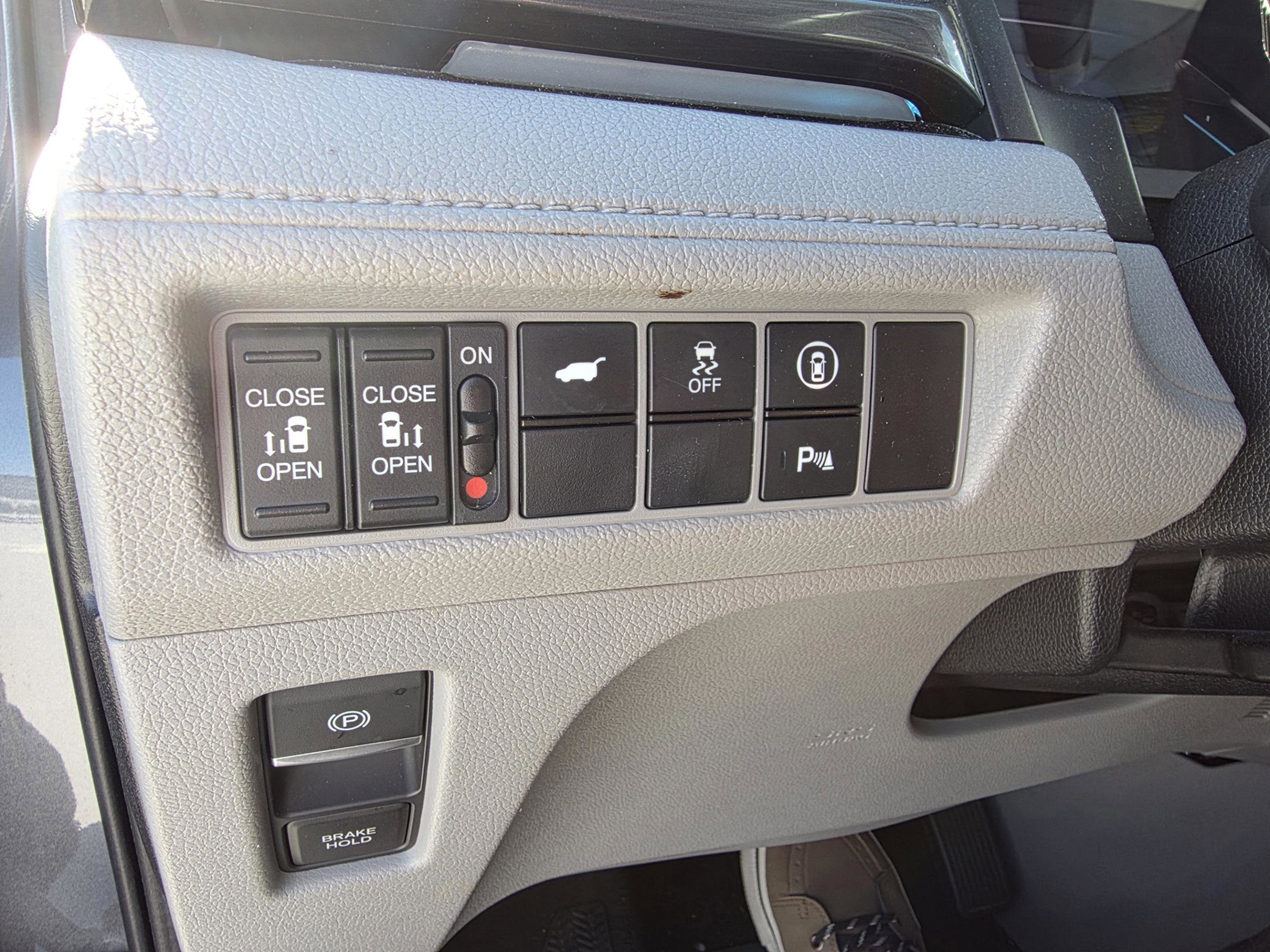 Used 2023 Honda Odyssey Elite image 17