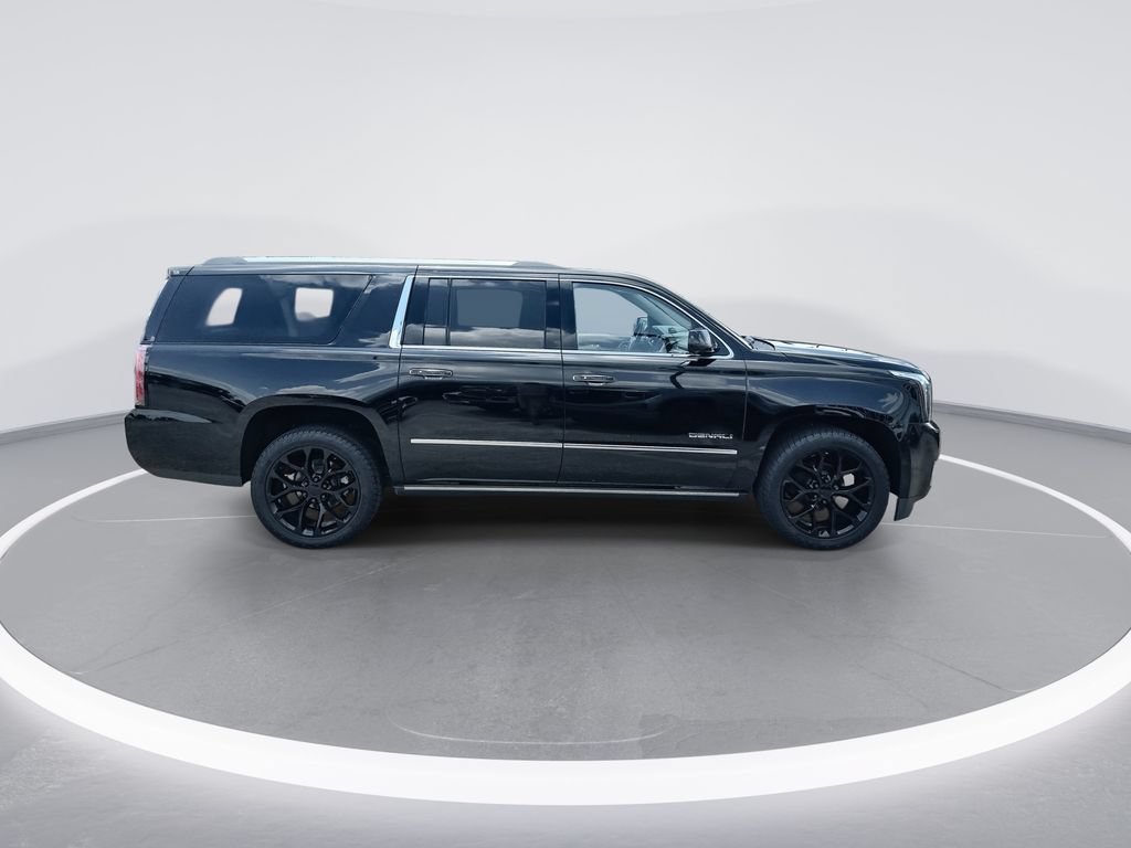 Used 2019 GMC Yukon XL Denali w/ Denali Ultimate Package AWD/4WD image 9