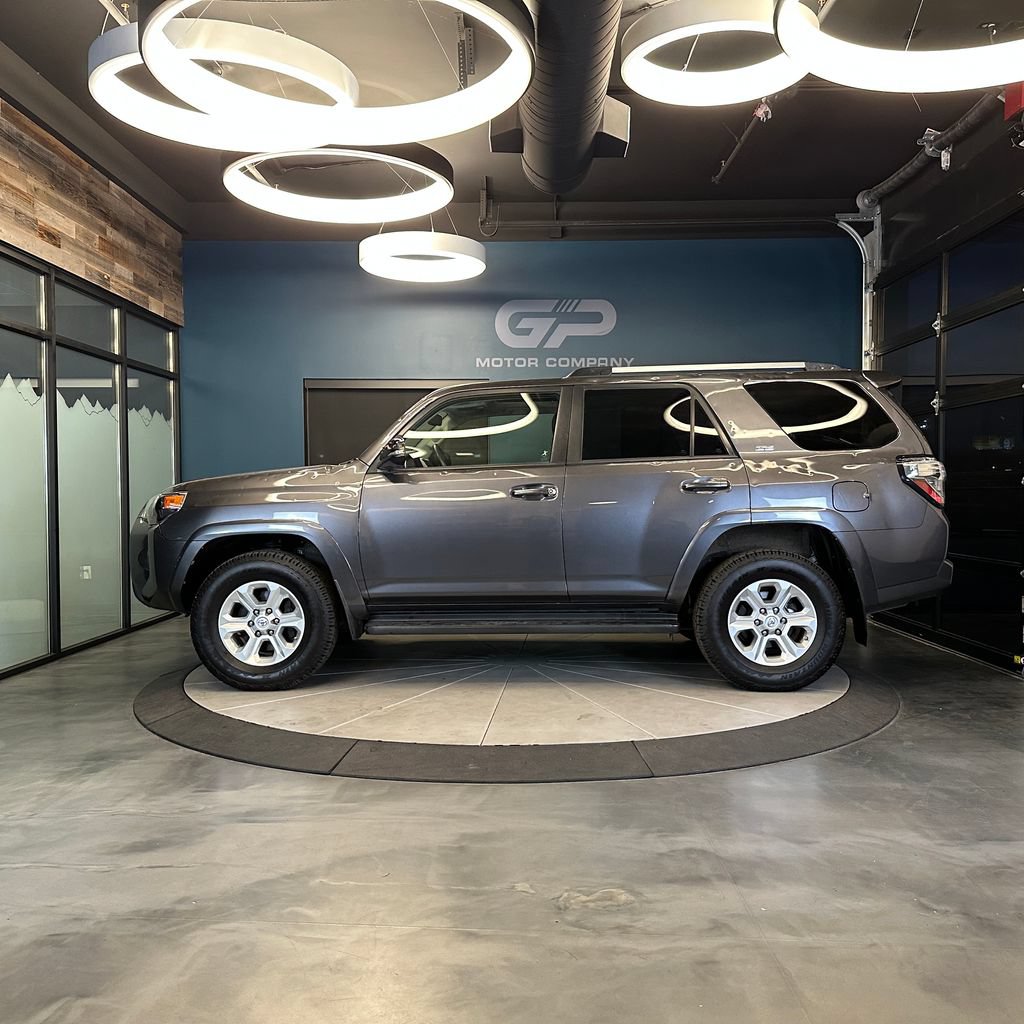 Used 2020 Toyota 4Runner SR5 Premium w/ Moonroof Package AWD/4WD image 6