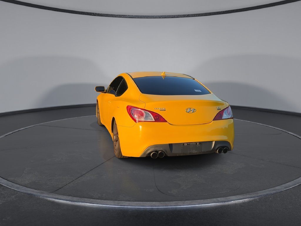 Used 2011 Hyundai Genesis 3.8 RWD image 7