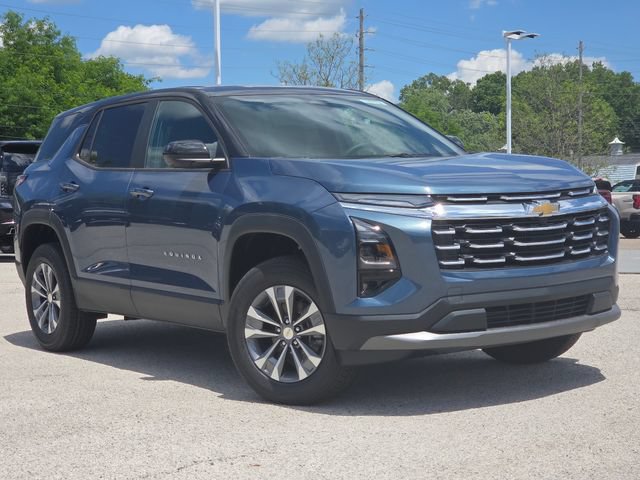 Used 2026 Chevrolet Equinox LT w/ Safety and Technology Package FWD image 2