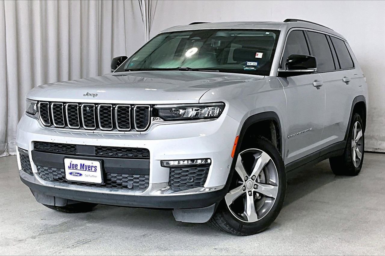 Used 2023 Jeep Grand Cherokee L Limited w/ Luxury Tech Group II image 2