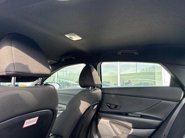 Certified 2025 Hyundai Elantra Sport image 54