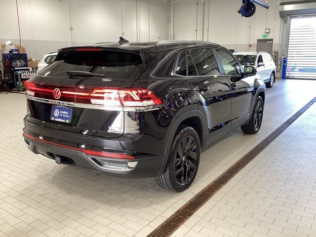 Certified 2024 Volkswagen Atlas Cross Sport SE AWD/4WD image 28