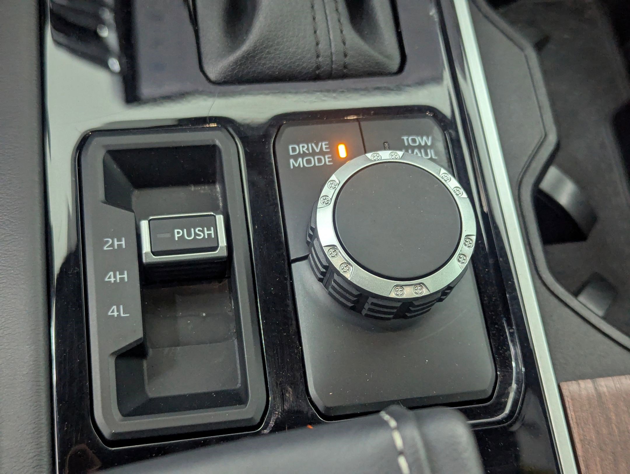 Used 2025 Toyota Sequoia Capstone image 29