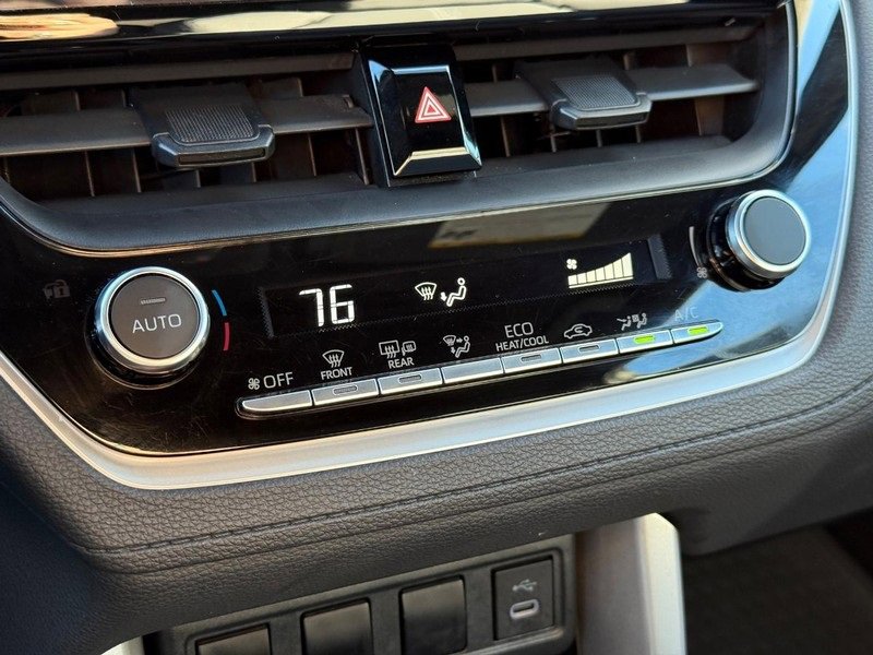 Used 2024 Toyota Corolla Cross SE w/ Moonroof Package image 28