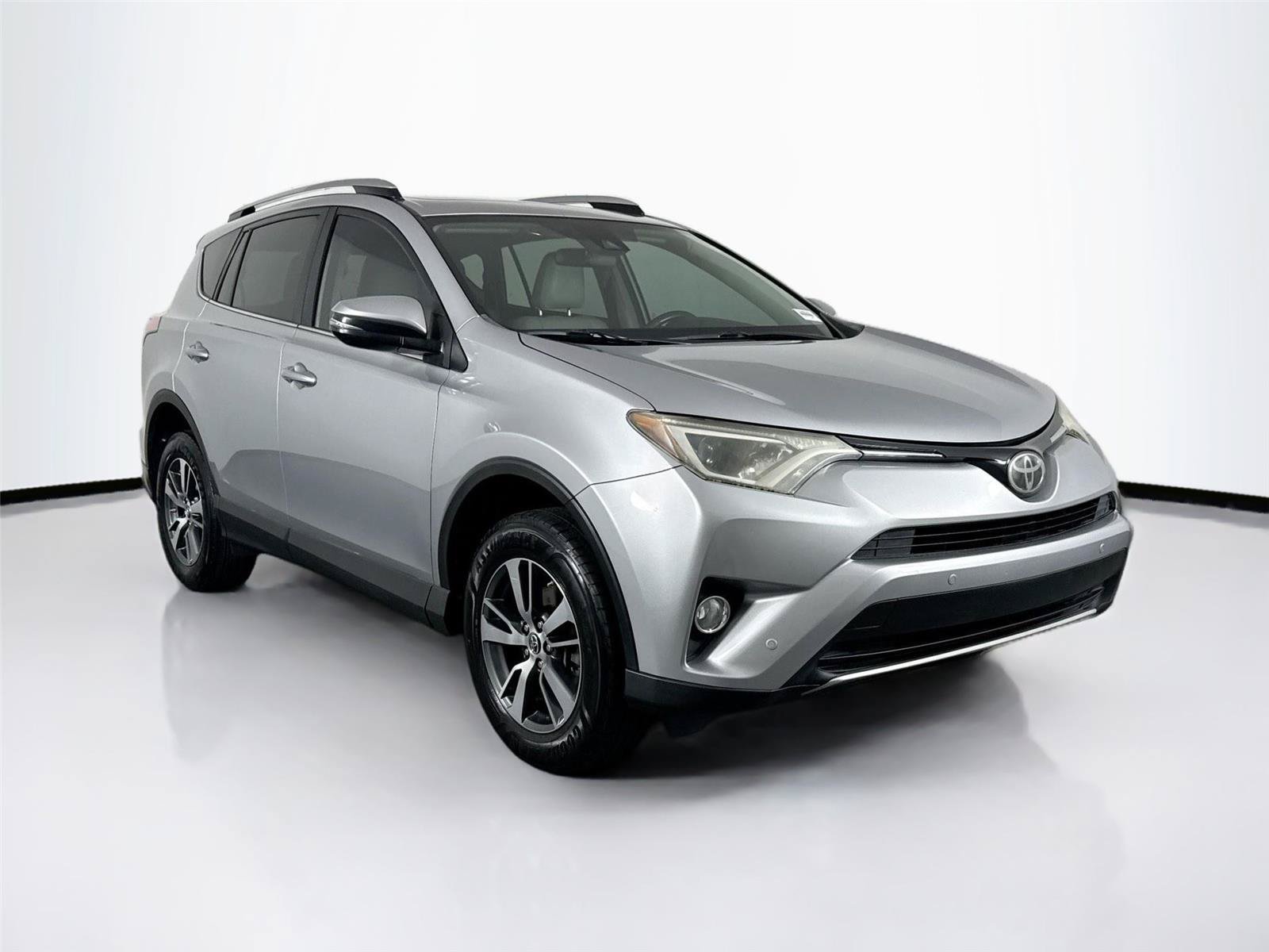 Used 2017 Toyota RAV4 XLE FWD image 8