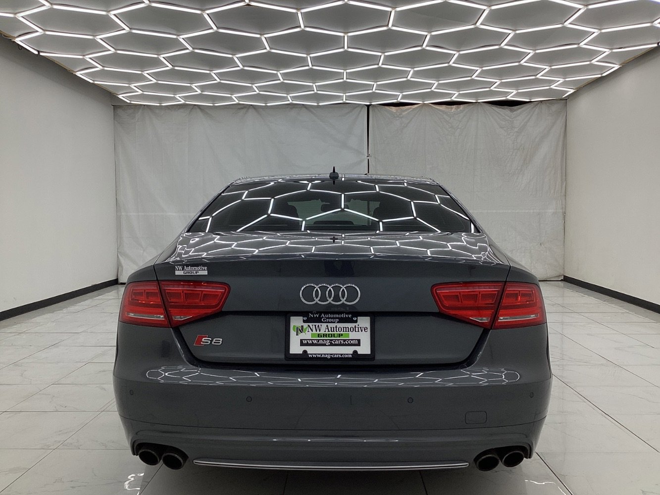 Used 2013 Audi S8 image 10