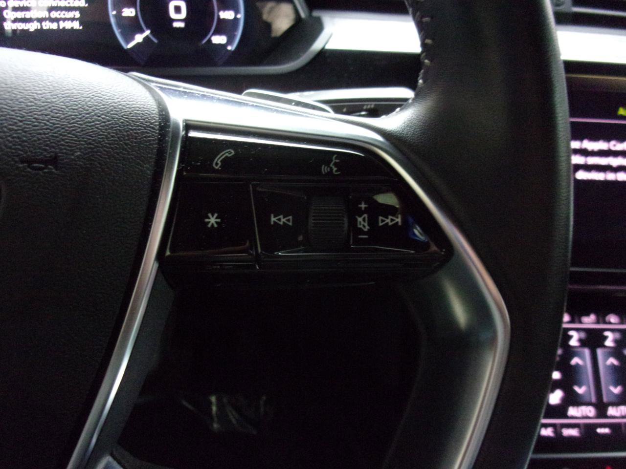 Used 2019 Audi e-tron Prestige w/ Prestige Package AWD/4WD image 23