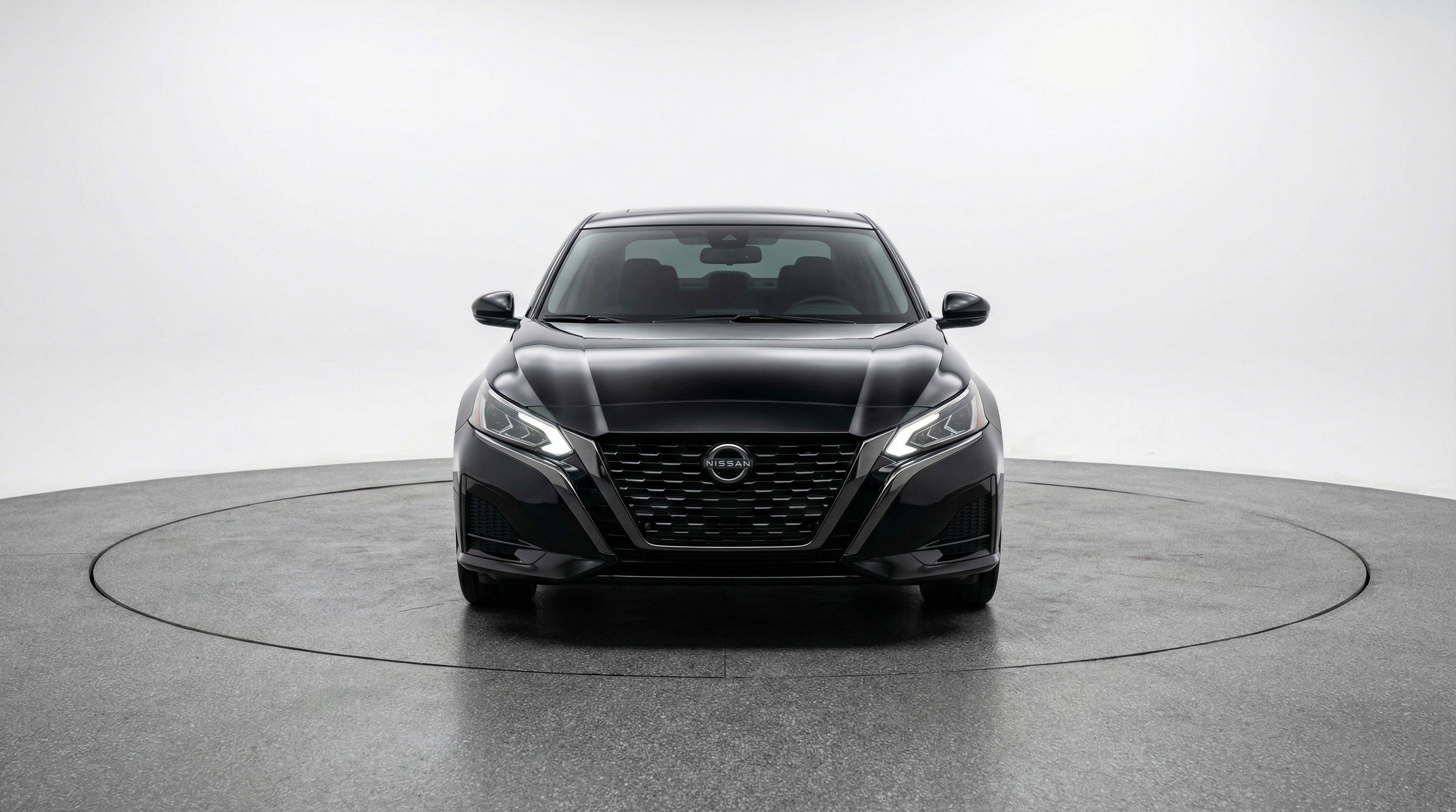 Used 2025 Nissan Altima 2.5 SV image 2