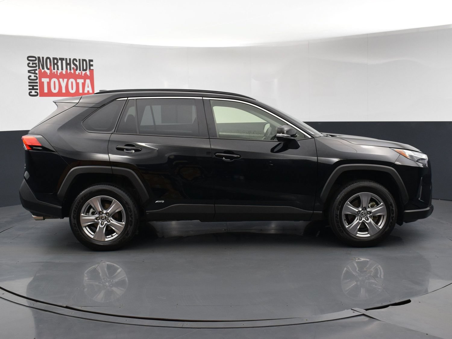 Used 2025 Toyota RAV4 LE AWD/4WD image 5