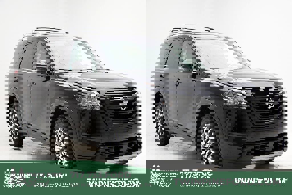 Used 2024 Nissan Pathfinder SL w/ Black Appearance Package image 1