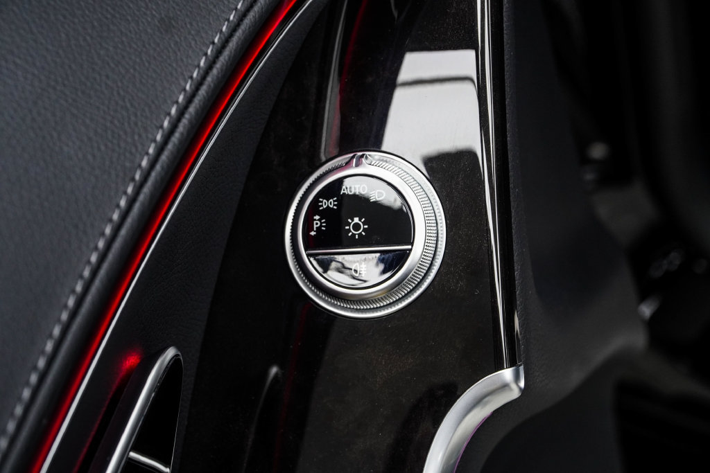 Used 2023 Mercedes-Benz S 500 4MATIC w/ AMG Line image 44