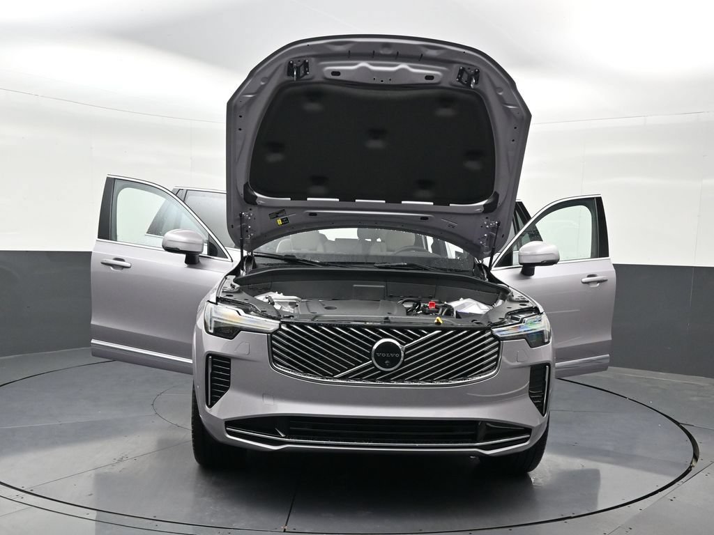 New 2026 Volvo XC90 B6 Plus w/ Protection Package Premier AWD/4WD image 37