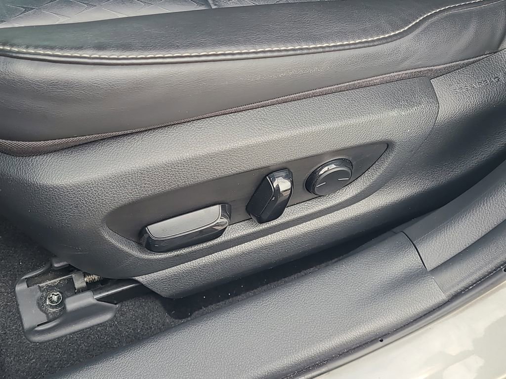 Used 2019 Lexus UX 200 w/ Accessory Package 2 FWD image 16