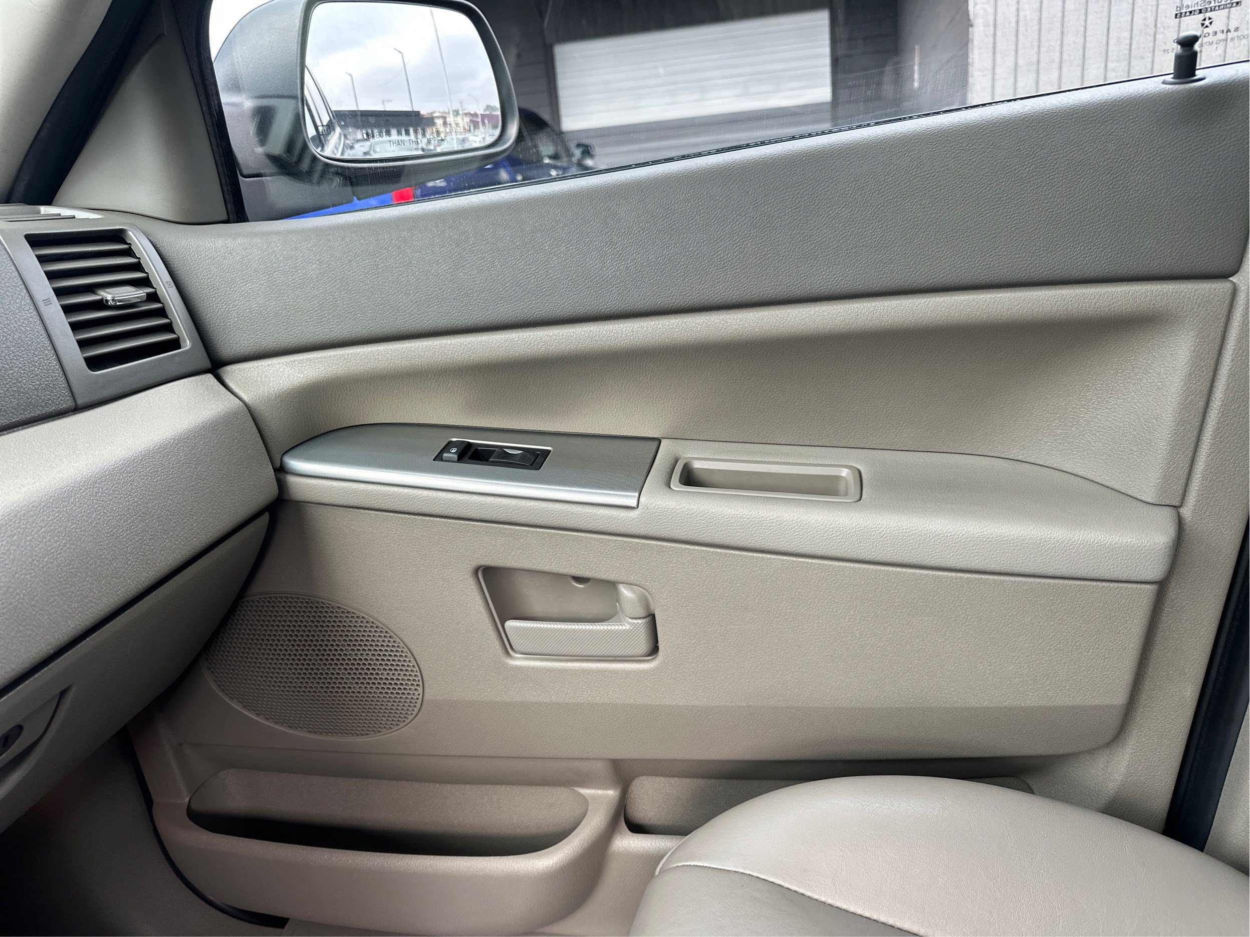 Used 2005 Jeep Grand Cherokee Laredo AWD/4WD image 22