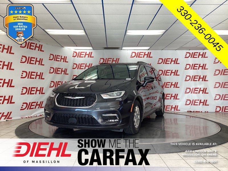 Used 2021 Chrysler Pacifica Touring w/ Cold Weather Group FWD image 3
