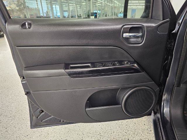 Used 2016 Jeep Patriot Sport w/ Power Value Group FWD image 27