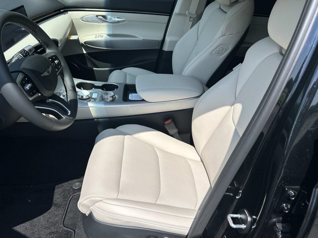 New 2027 Genesis GV70 2.5T Select AWD/4WD image 16