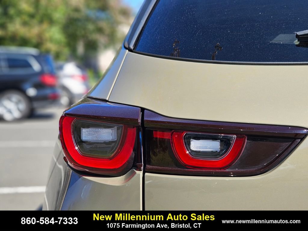 Used 2023 MAZDA CX-50 Meridian Edition image 9