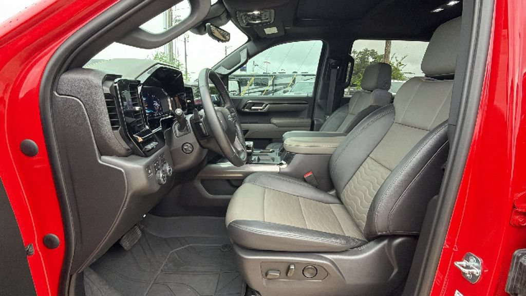 Used 2023 Chevrolet Silverado 1500 ZR2 w/ Technology Package AWD/4WD image 13