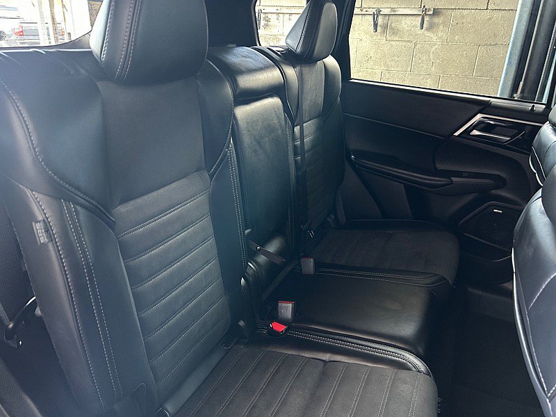 Used 2026 Mitsubishi Outlander SE FWD image 28