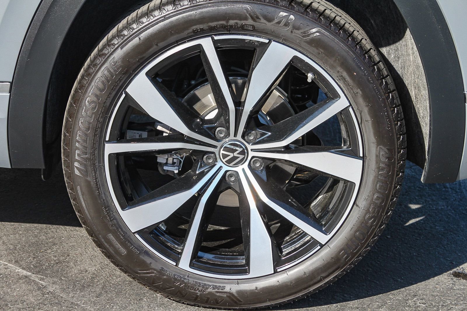 Used 2025 Volkswagen Atlas Cross Sport SEL Premium R-Line AWD/4WD image 11