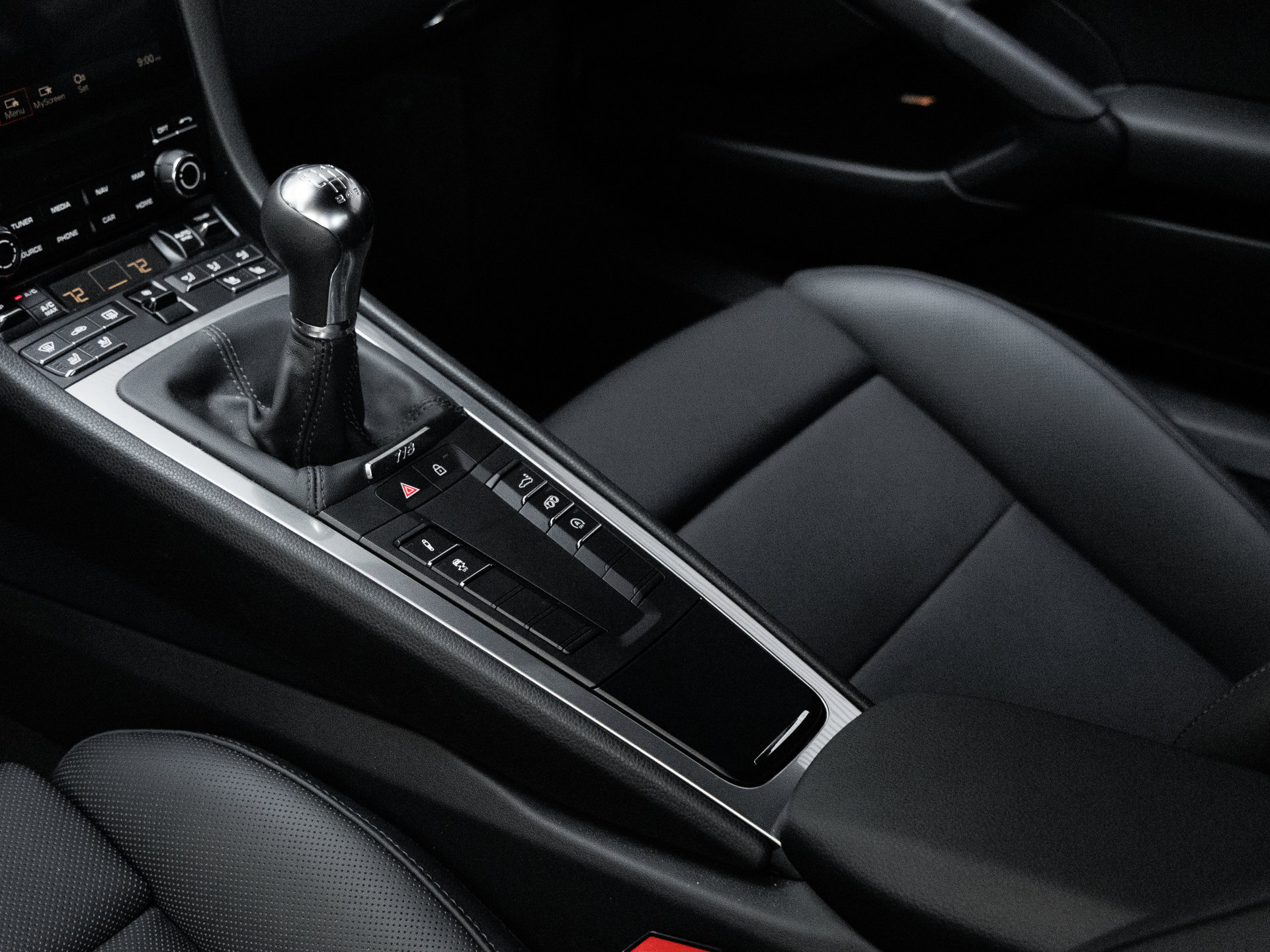 Certified 2025 Porsche 718 Cayman RWD image 22