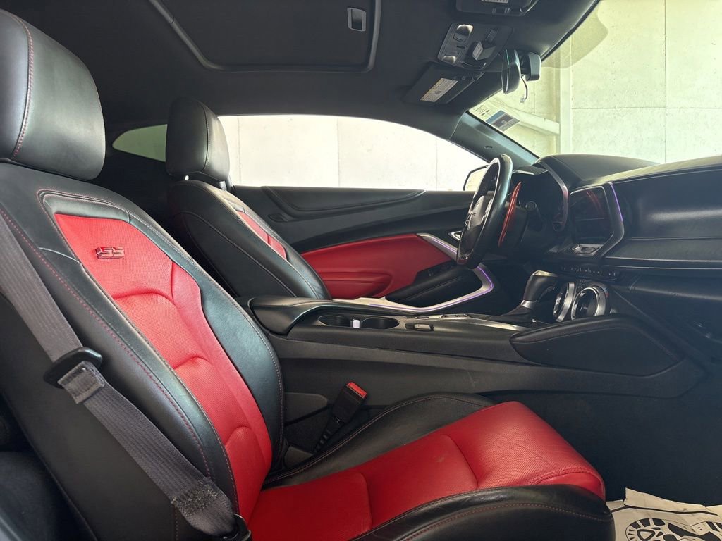 Used 2016 Chevrolet Camaro SS RWD image 15