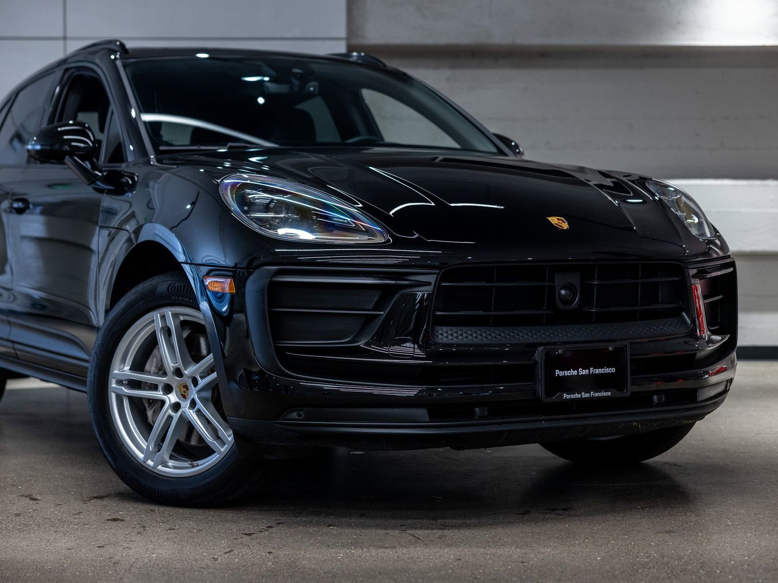 Certified 2023 Porsche Macan AWD/4WD image 16