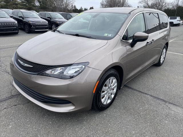 Certified 2018 Chrysler Pacifica L image 1